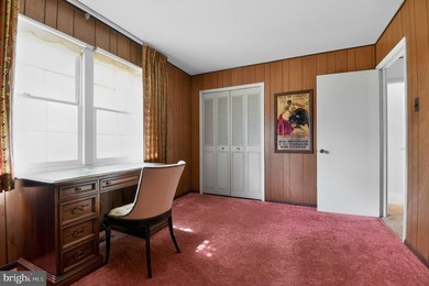 Rare opportunity to own a classic Levitt-built rambler in - photo 22