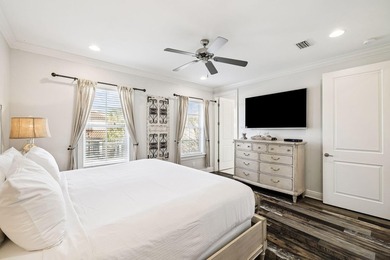 Welcome to this beautifully appointed 4-bedroom, 4-bathroom - photo 23