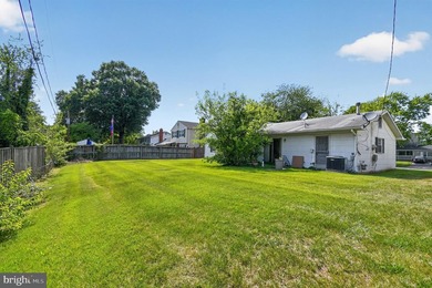 Rare opportunity to own a classic Levitt-built rambler in - photo 28