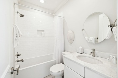 Welcome to this beautifully appointed 4-bedroom, 4-bathroom - photo 29