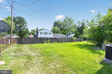 Rare opportunity to own a classic Levitt-built rambler in - photo 29