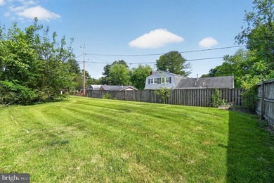 Rare opportunity to own a classic Levitt-built rambler in - photo 30