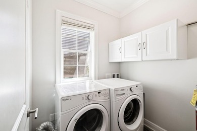 Welcome to this beautifully appointed 4-bedroom, 4-bathroom - photo 32