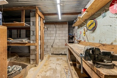 Featuring high-end finishes, no detail was spared in this - photo 33