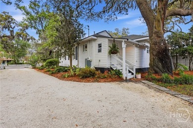 Isle of Hope is a remarkable neighborhood in a City known for - photo 4