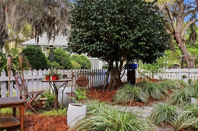 Isle of Hope is a remarkable neighborhood in a City known for - photo 7