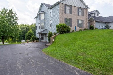 Lake Condo Sale Pending in Dubuque, Iowa