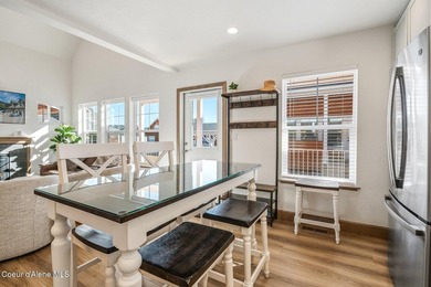 Customized 3-bedroom bungalow in Dover Bay Resort on Lake Pend - photo 8