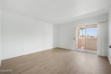 Stunning, completely remodeled 3rd-floor condo offering - photo 24