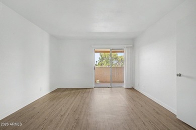 Stunning, completely remodeled 3rd-floor condo offering - photo 26