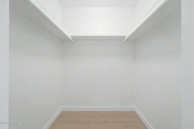 Stunning, completely remodeled 3rd-floor condo offering - photo 29