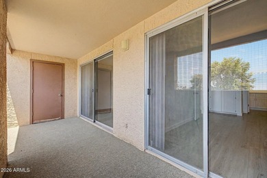 Stunning, completely remodeled 3rd-floor condo offering - photo 34