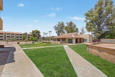 Stunning, completely remodeled 3rd-floor condo offering - photo 45