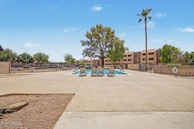 Stunning, completely remodeled 3rd-floor condo offering - photo 49