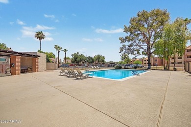 Stunning, completely remodeled 3rd-floor condo offering - photo 50