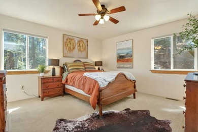 Nestled among the tall pines of Angel Fire, this warm and - photo 19