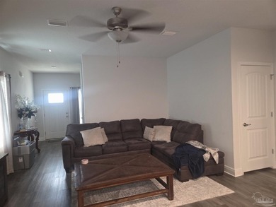 This Glorious And Well Maintained 2 Story, 4 Bedroom, 2.5 Bath - photo 21
