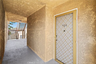 Rare Find! Beautifully upgraded top-floor penthouse in the - photo 6