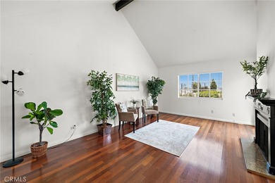 Rare Find! Beautifully upgraded top-floor penthouse in the - photo 7