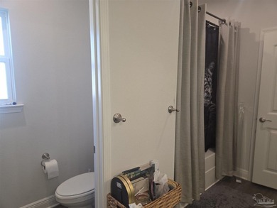 This Glorious And Well Maintained 2 Story, 4 Bedroom, 2.5 Bath - photo 29