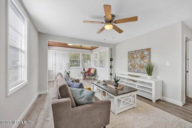 Beautifully Updated home! Home has an extra room that can be - photo 3