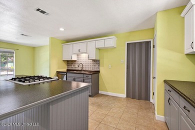 Charming home on a large lot in Ocean Springs a short drive from - photo 10