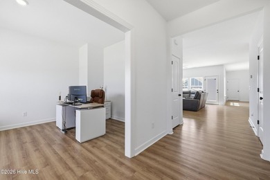 Welcome to the Fost community in Moyock, where this move-in - photo 17