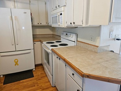 Welcome to 243 Sun Court, a beautifully maintained and - photo 10