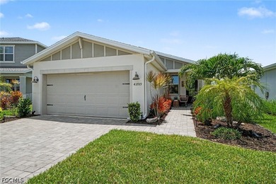 NOW OFFERED FURNISHED! This beautiful 4-bedroom, 2-bath home in - photo 37