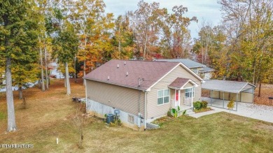 Looking for a great retirement lake house? This fisherman's - Lake Home Sale Pending in Ten Mile, Tennessee