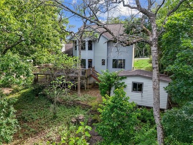 Nestled right next to Table Rock Lake & 15 minutes from Eureka - photo 3