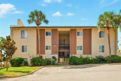 Lake Condo Sale Pending in Altamonte Springs, Florida