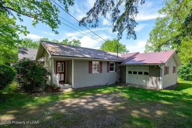 Lake Home For Sale in Tunkhannock, Pennsylvania