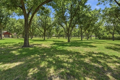 Nestled on 2.65 breathtaking acres shaded by 63 mature pecan - photo 31