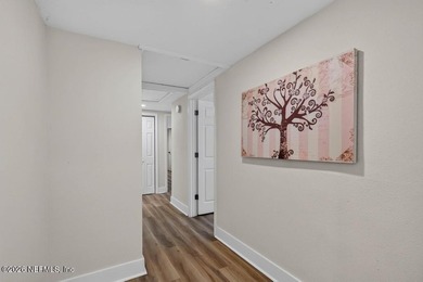 Back on market due to buyer financing falling through. No fault - photo 10