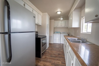 Charming 2-Bedroom, 1- Bathroom home in the heart of Glendale