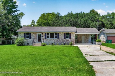 Welcome to Bayou View! This beautifully updated 3-bedroom - photo 6