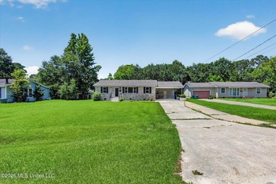 Welcome to Bayou View! This beautifully updated 3-bedroom - photo 8