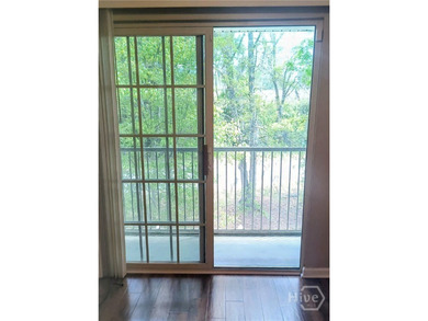 Welcome to this well-maintained 2-bedroom, 2-bathroom condo - photo 5