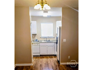 Welcome to this well-maintained 2-bedroom, 2-bathroom condo - photo 7