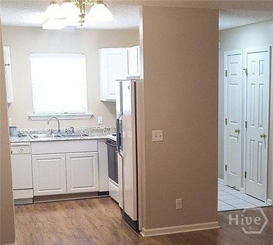Welcome to this well-maintained 2-bedroom, 2-bathroom condo - photo 8