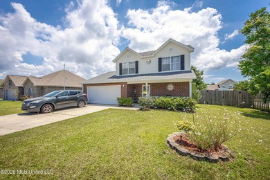 Beautiful two-story home offering 3 bedrooms, 2.5 bathrooms and - photo 3