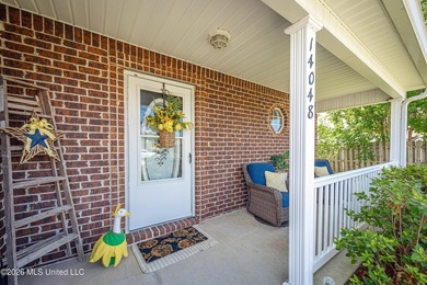 Beautiful two-story home offering 3 bedrooms, 2.5 bathrooms and - photo 4