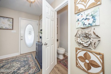 Beautiful two-story home offering 3 bedrooms, 2.5 bathrooms and - photo 8