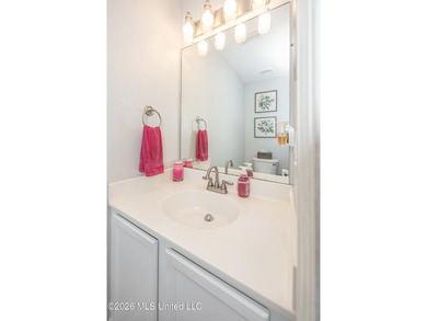 Beautiful two-story home offering 3 bedrooms, 2.5 bathrooms and - photo 9