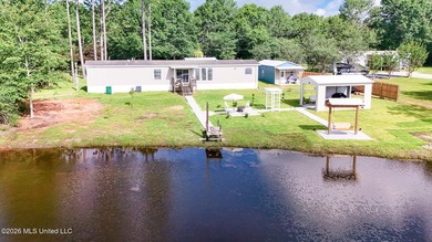 Escape to your own private lakeside retreat! Nestled on 1.3 - photo 1