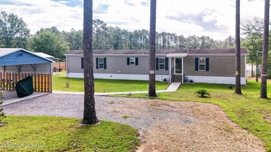 Escape to your own private lakeside retreat! Nestled on 1.3 - photo 3