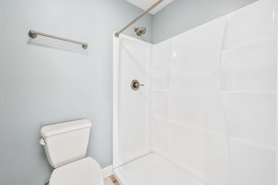 Welcome to this lakeside condo in the highly desirable Lakeside - photo 15