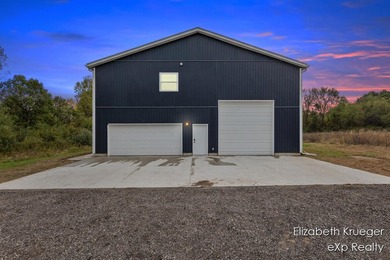 Experience modern country living in this stunning barndominium - photo 3