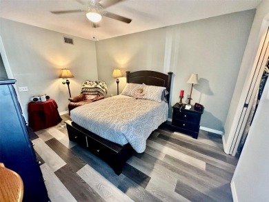 BACK ON THE MARKET! THIS PROPERTY DOES NOT QUALIFY FOR FINANCING - photo 12